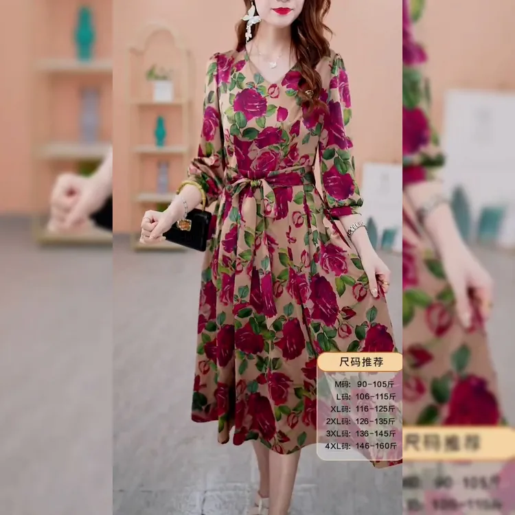 连衣裙2025夏季新款时尚洋气减龄印花V领七分袖束腰A字裙