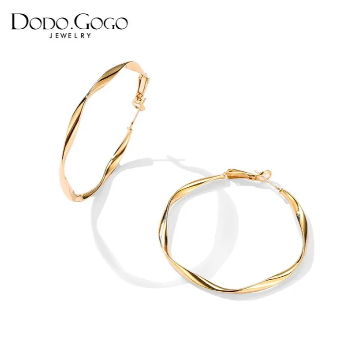 DODOGOGO 铜合金耳饰 弯曲圆环耳环百搭小众简约冷淡风素款耳圈女