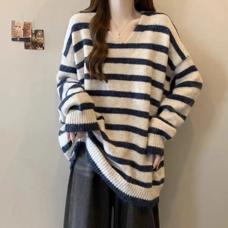 微胖妹妹大码秋冬季新款显瘦条纹毛衣女时尚慵懒风v领针织衫上衣