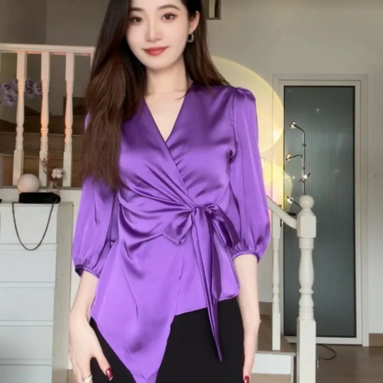 轻熟风绸缎面上衣女春秋设计感绑带V领紫色衬衫法式收腰小众衬衣