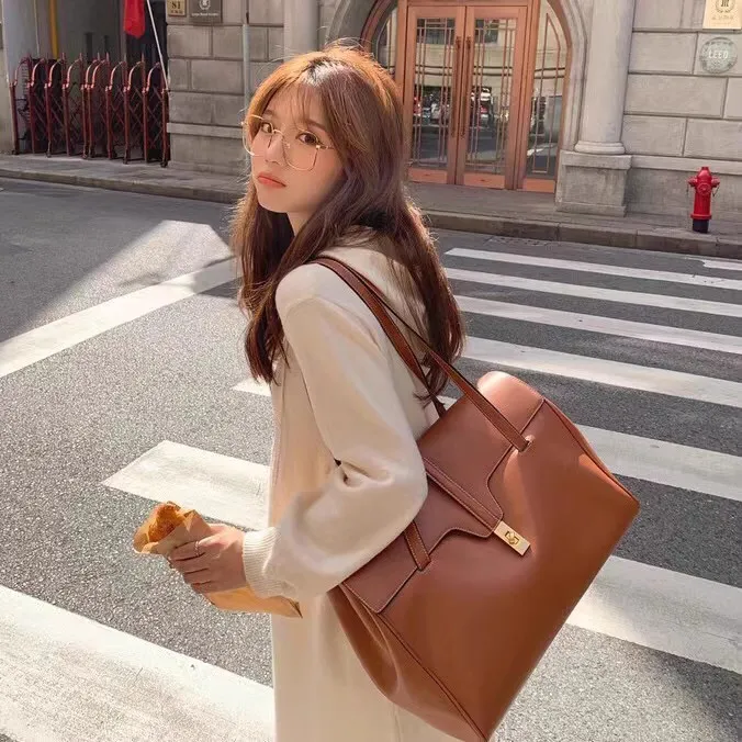 真皮上班通勤包包女时尚大容量tote旅行托特包soft16单肩电脑大包