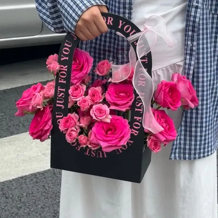 网红diy手提花盒加厚鲜花花束摆摊节日伴手礼ins教师节礼物花束