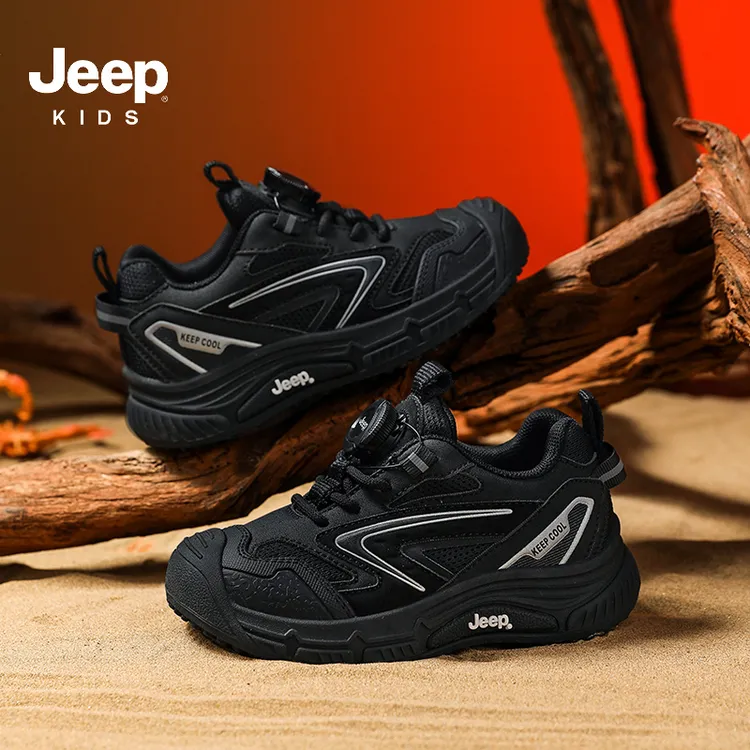 Jeep24年秋季潮款男童黑色简约防滑透气百搭鞋中大童户外软底低帮