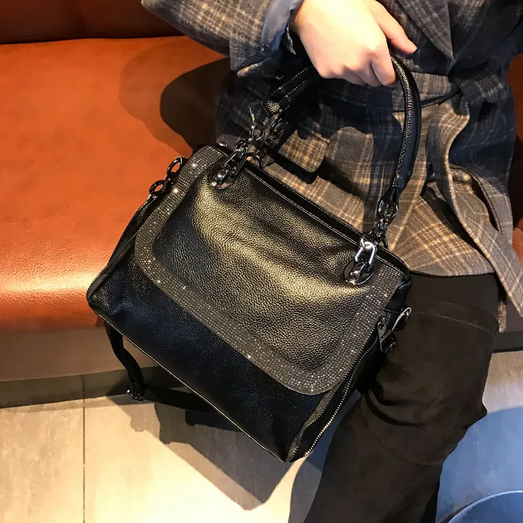 新款时尚镶钻真皮手提包女包2025百搭水钻软皮单肩斜挎包旅行包潮