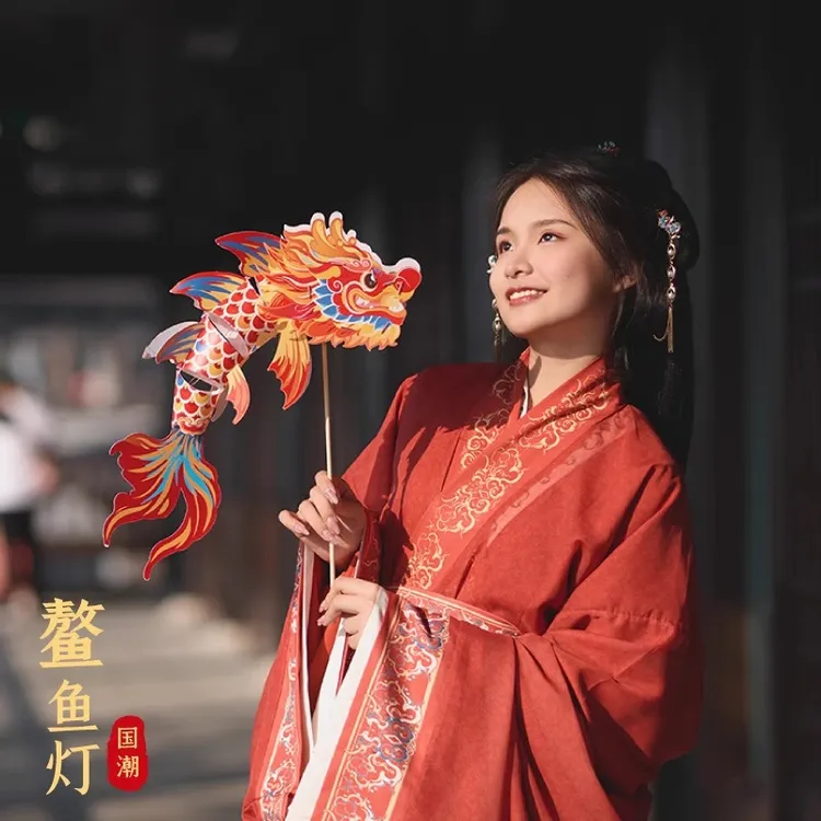 2024年龙年过节灯笼儿童diy舞龙手提发光灯新年装饰古风挂饰