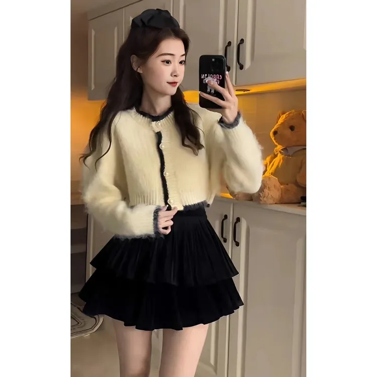 小个子秋冬潮牌时尚千金大小姐过年毛衣套装丝绒半身短裙两件套