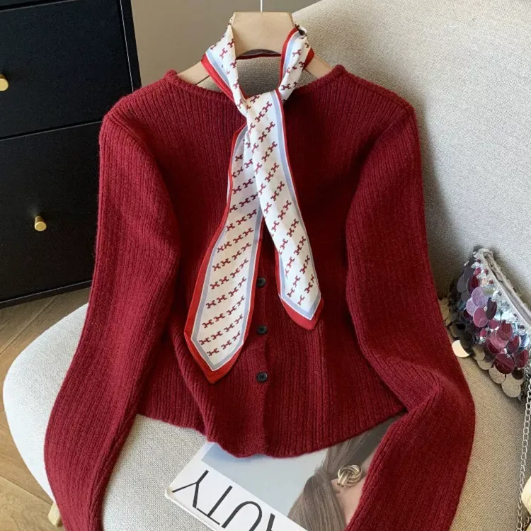 新款时尚慵懒风戴丝巾软糯毛衣女秋季洋气显瘦针织衫