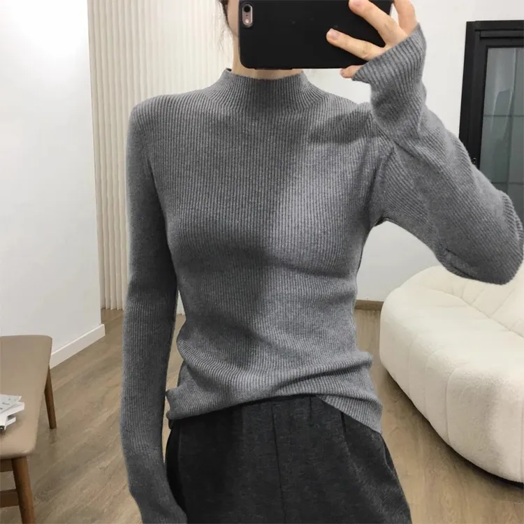慵懒风灰色半高领长袖内搭针织打底衫女秋冬新款软糯毛衣修身上衣