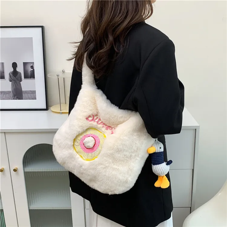 韩版时尚毛绒包包女2024秋冬新款可爱毛毛斜挎包甜甜圈刺绣单肩包