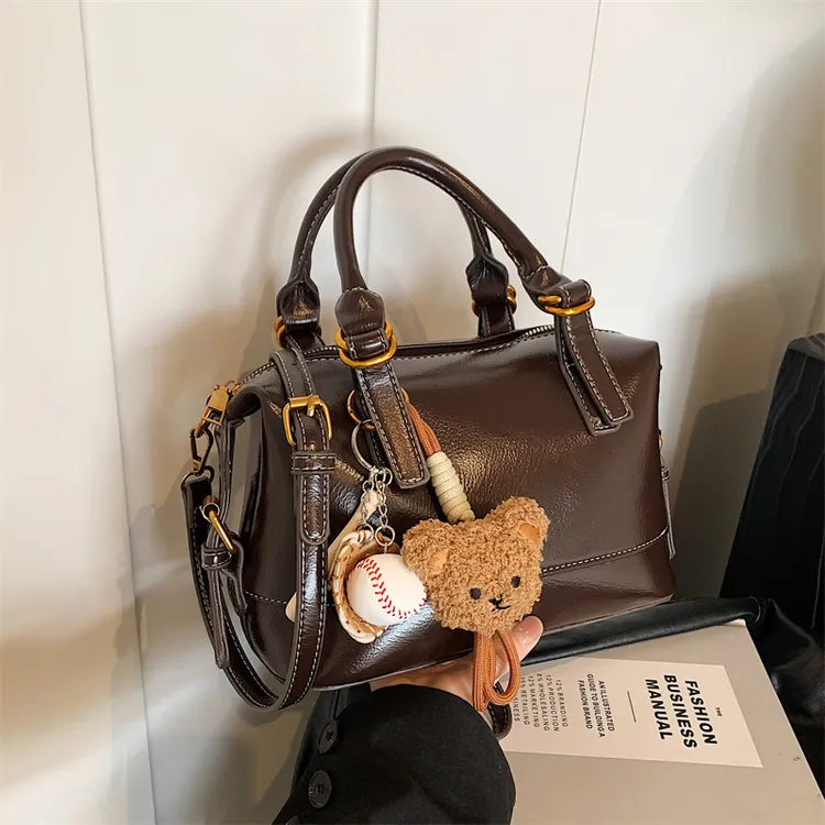 秋冬新款女包软面复古手提包2024新款秋冬通勤斜挎包百搭单肩包