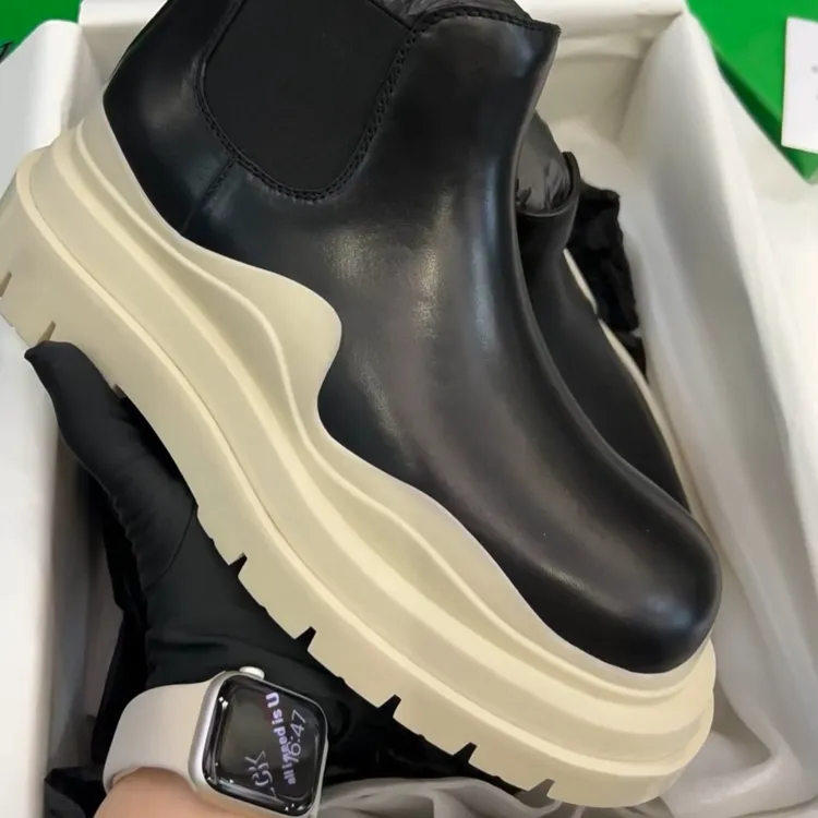 松糕底新款厚底短靴黑色时尚英伦风潮流切尔西马丁靴休闲鞋男女款