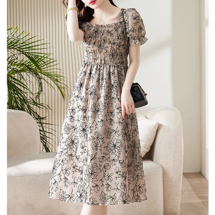 yml8102法式设计感泡泡袖连衣裙女夏季新款时尚气质减龄碎花A字裙