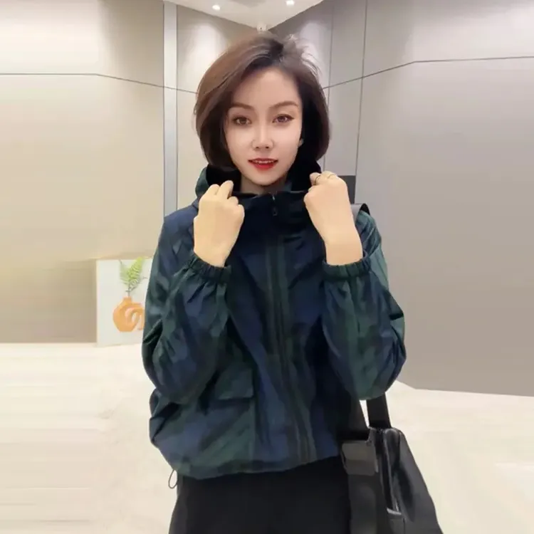 韩系小个子设计感独特超好看百搭深蓝色连帽冲锋衣短外套女装春季