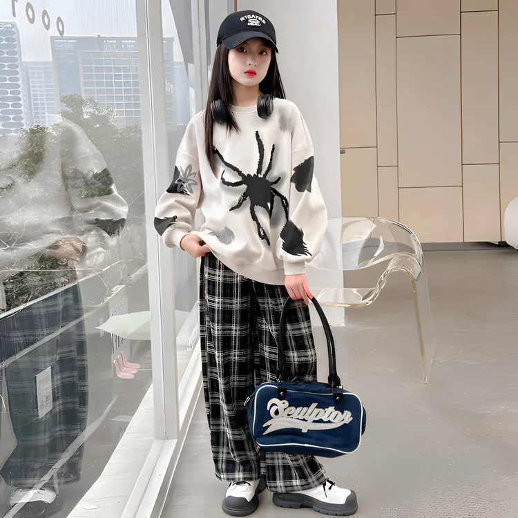 纯棉儿童衣服秋冬季卫衣女童童装中大童保暖小女孩涂鸦宝宝上衣潮