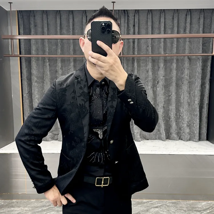 2025春季新款男士休闲时尚百搭修身潮流纯色刺绣帅气花纹西服201