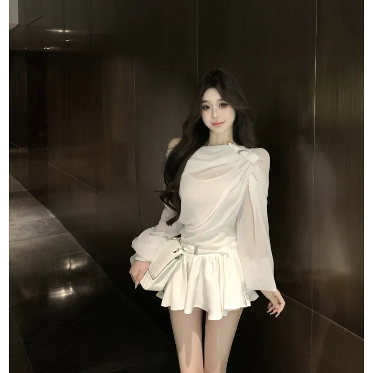 轻奢网红花苞裙裤小众辣妹纯欲蝴蝶结斜肩袖皱上衣百褶半身裙套装