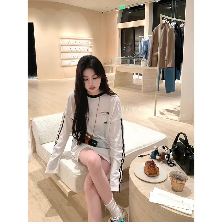 轻奢网红款 运动风防晒薄款罩衫夏季 美式复古印花宽松长袖t恤女