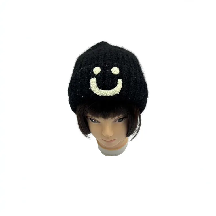 可爱笑脸刺绣软毛线帽子女秋冬保暖显瘦百搭包头帽减龄针织帽冷帽