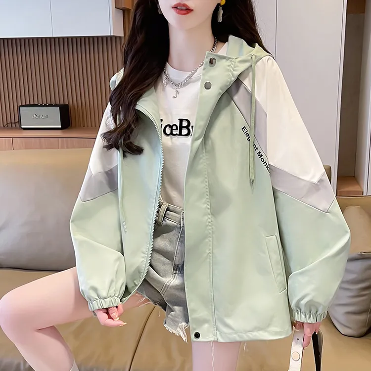 洋气宽松冲锋衣少女春秋2024新款初高中学生休闲工装连帽风衣外套