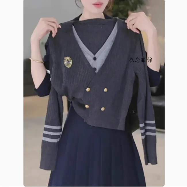 大码时尚V领条纹拼接针织衫胖MM女装秋季新款显瘦开衫假两件上衣