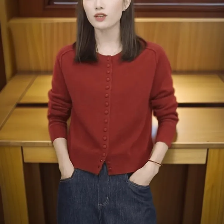 安可拉红高级感上衣春秋2025新款时尚女装休闲修身显瘦短款针织衫