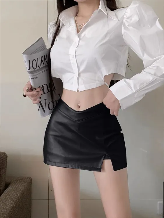 美式辣妹风高级感v领设计感裙子高腰半身裙新款银色包臀短皮裙