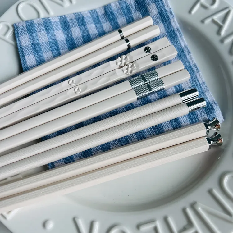 老板娘自用轻奢款北欧筷子家用耐高温一人高档一筷防滑分餐合金筷