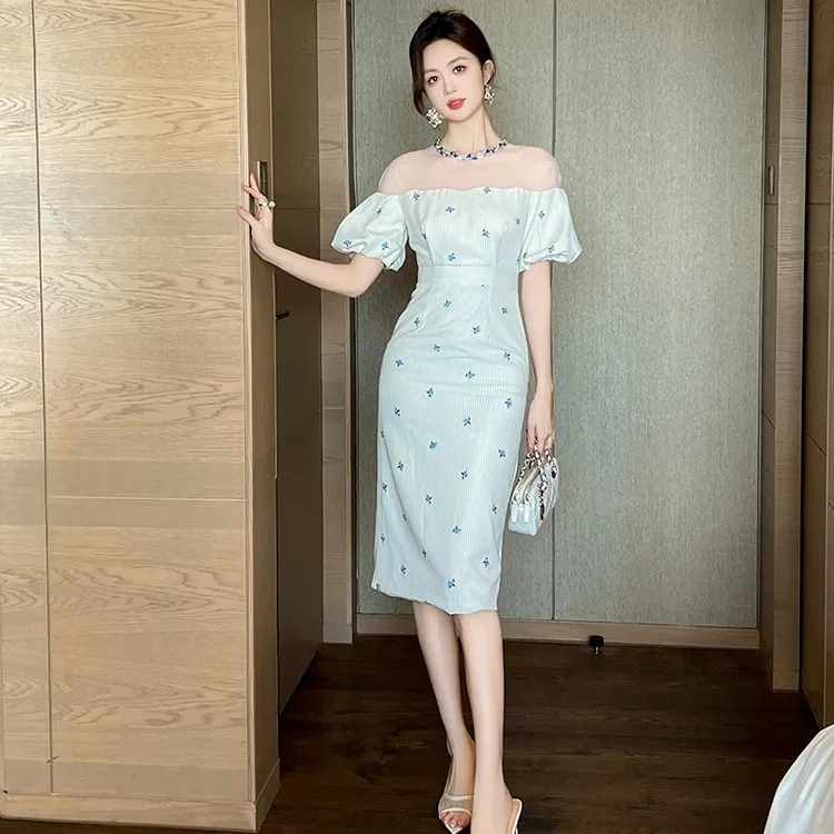 条纹刺绣碎花中长款连衣裙新款抹胸包臀灯笼袖女人味裙子21334
