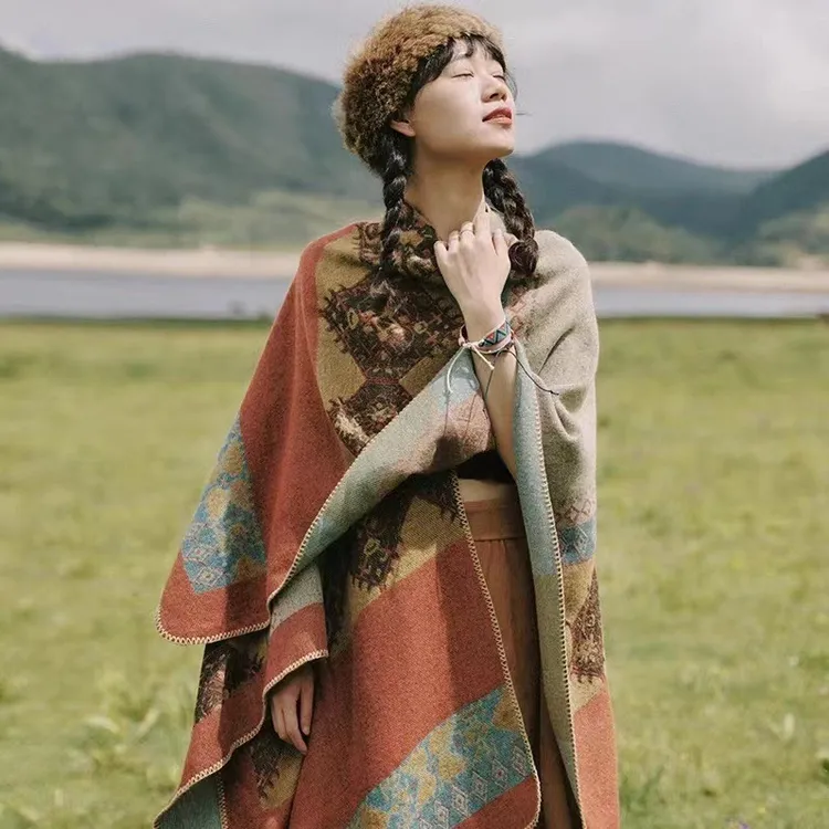 夏季民族风披肩旅游空调房保暖西藏云南披风超大斗篷围巾女复古