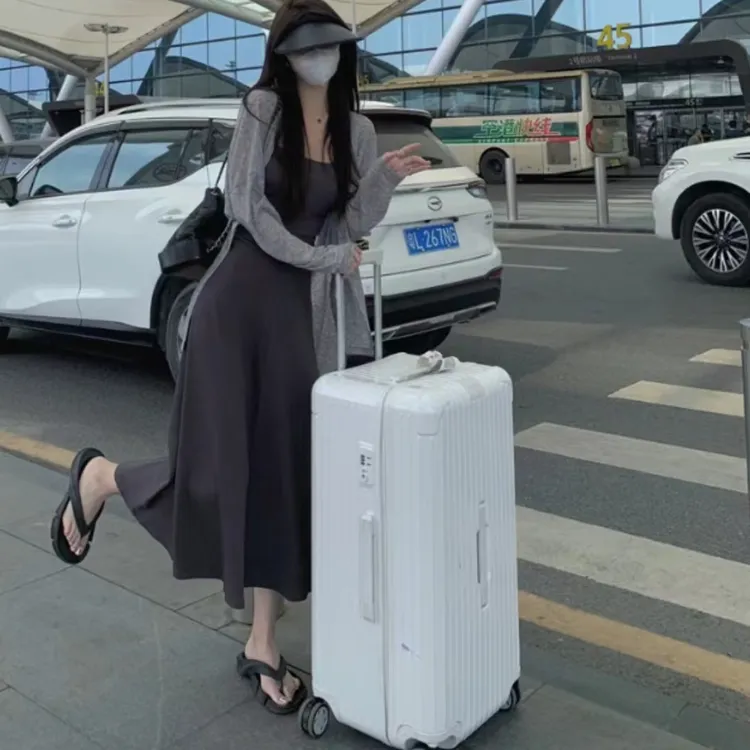 春夏新款绑带设计感长袖防晒小衫+垂感大摆长款吊带气质连衣裙