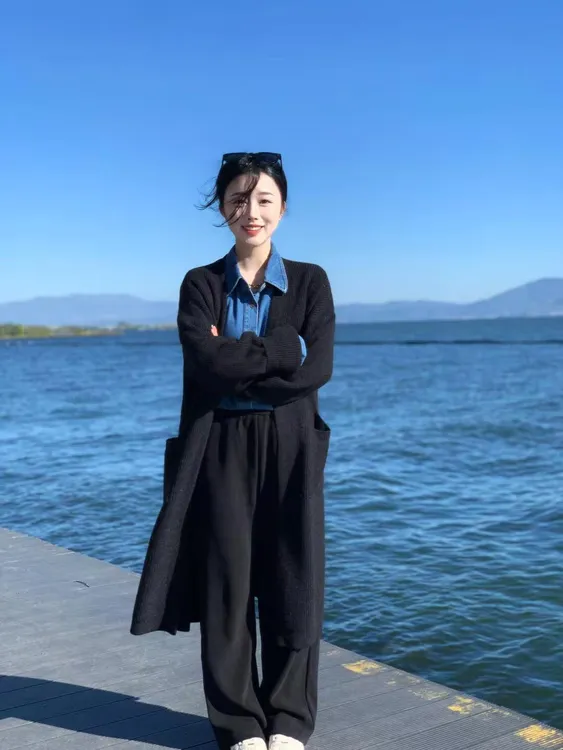 【温柔致雅】秋冬高级感时尚蓝色衬衫上衣黑色针织长开衫黑色糯米裤