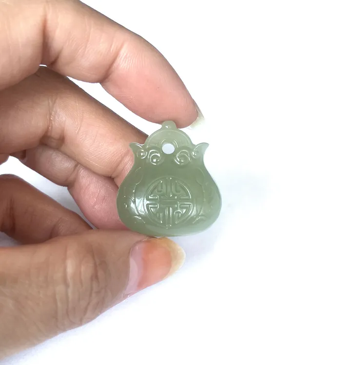 天然和田玉 福袋 27.8高 25.1宽 11.9厚