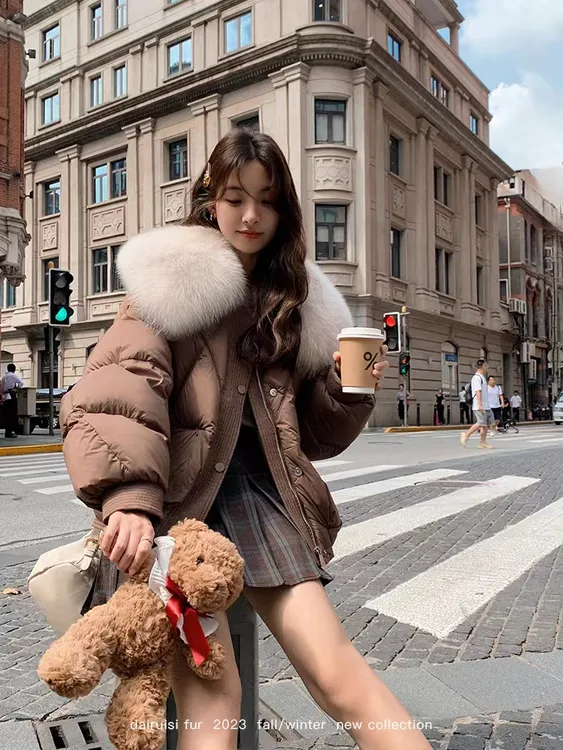 冬季新款女小个子百搭90白鸭绒大毛领短款设计感网红保暖外套ol