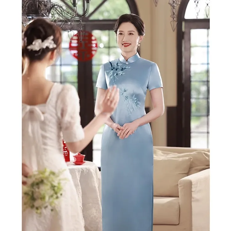 A044夏季高端妈妈旗袍婚宴装优雅复古气质年轻款刺绣喜婆婆礼服