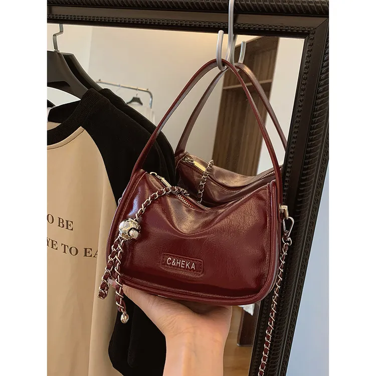 红色复古小包包女2025新款手提枕头包高级质感百搭洋气链条斜挎包