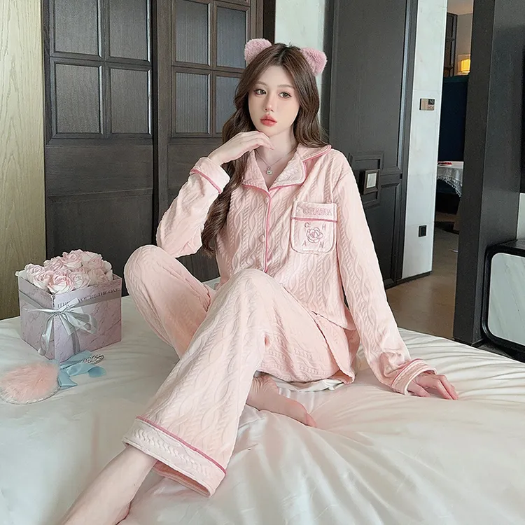 高级感简约睡衣女秋冬季海岛绒保暖加绒加厚两件套慵懒翻领家居服