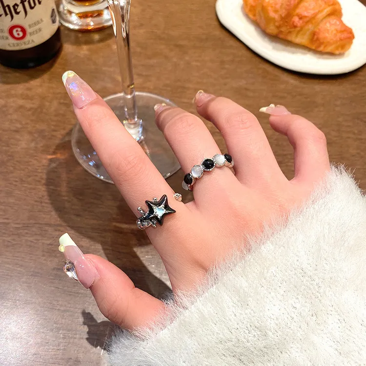 合金戒指 小众饰品精致戒指女款复古设计感简约百搭辣妹风轻奢ins