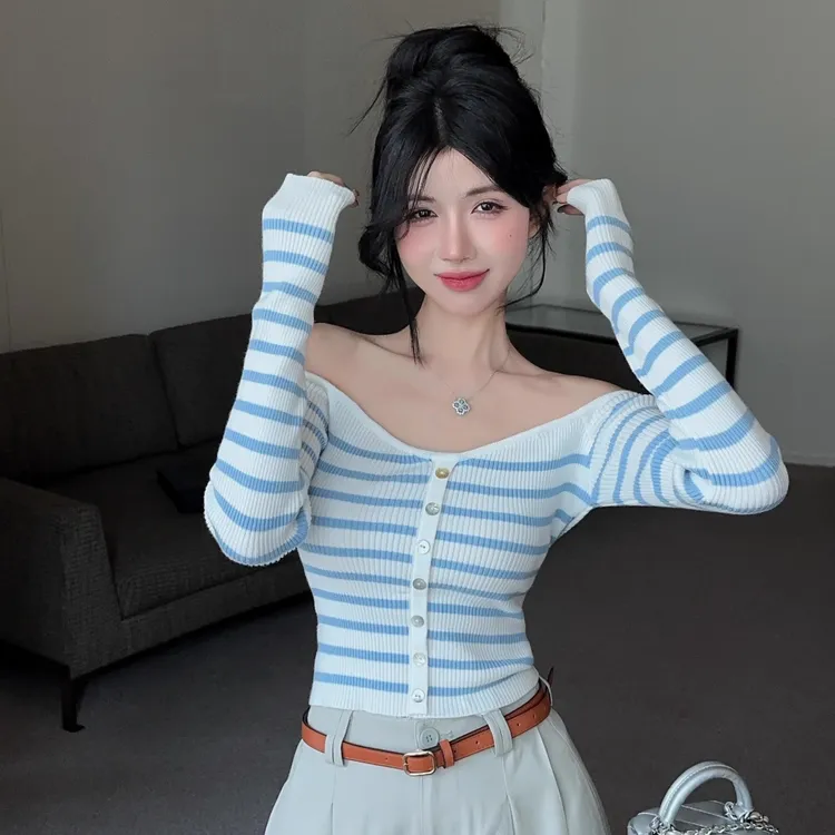 蓝白条纹一字肩针织衫女秋季修身绝美气质纯欲风短款露肩长袖上衣