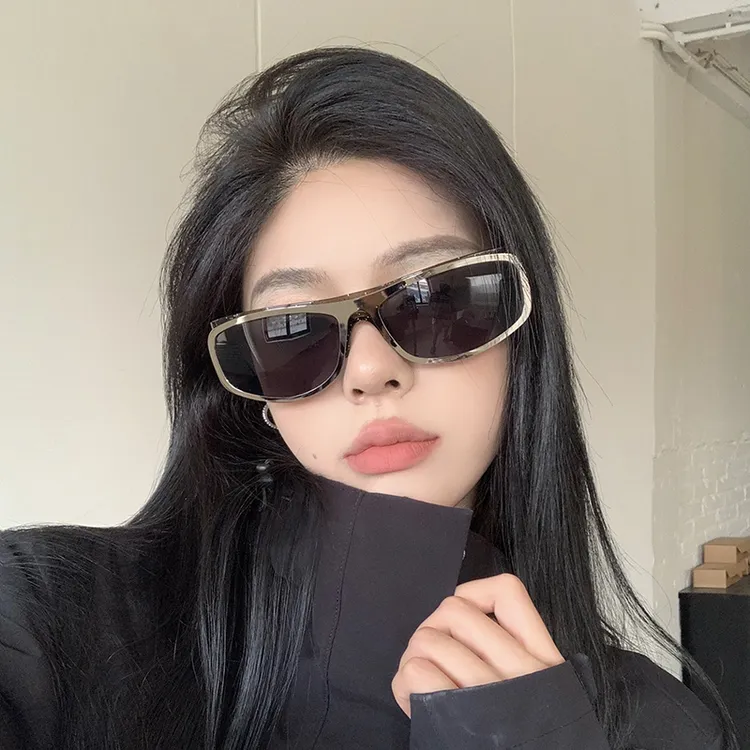 2024新款窄框墨镜ins小红书女个性网红时尚街拍同款网红墨镜女