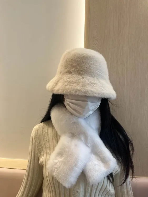 2024新款毛绒围巾保暖仿兔毛双面