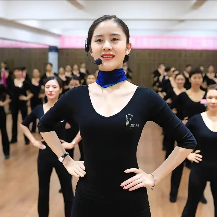 连体式形体训练服装女优雅名媛舞蹈礼仪培训服瑜伽修身时尚打底