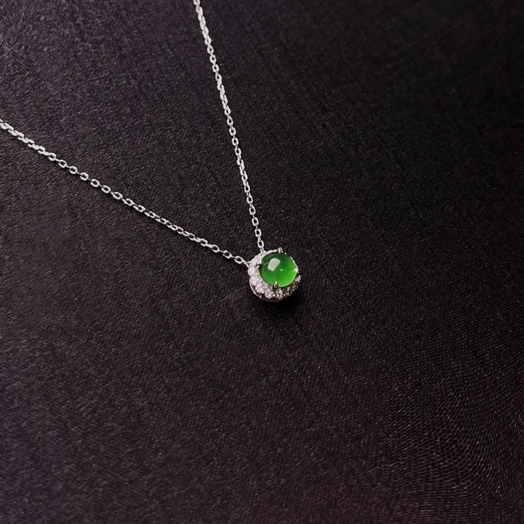 天然A货蛋面时尚925银镶女士轻奢百搭绿色翡翠项链翡翠保真基地