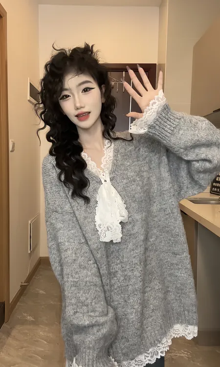 灰色V领套头蕾丝毛衣女秋冬加厚宽松外穿慵懒风高级感针织衫上衣