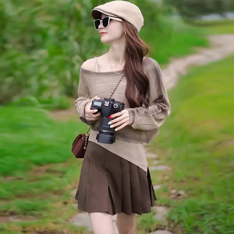 2024年早秋新款女设计感拼色长袖针织衫+不规则吊带背心女两件套