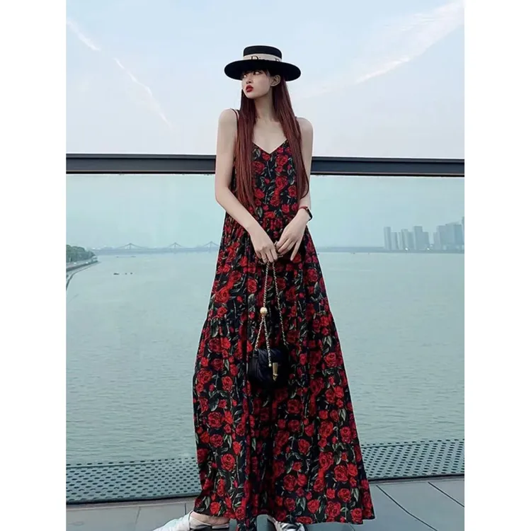 爆款吊带连衣裙2024夏季女装简约百搭遮肉遮肚子高贵年轻连衣裙