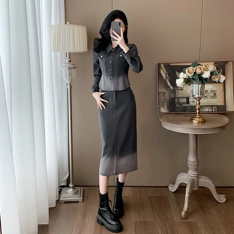 时尚优雅运动风休闲套装女秋季新款工装外套半身裙渐变色两件套