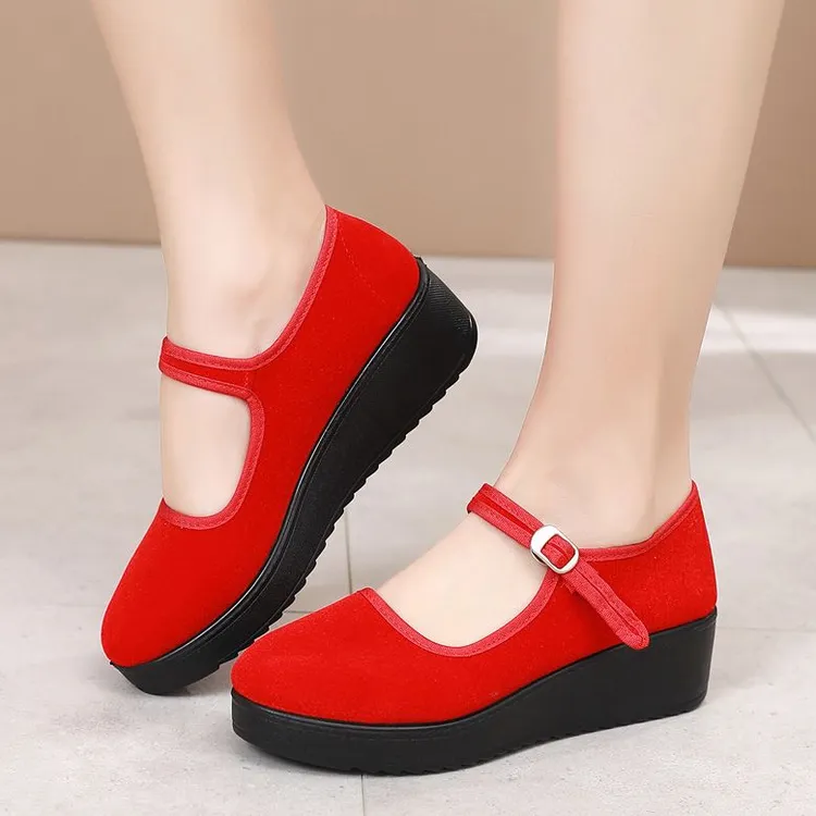 老北京布鞋女中老年人上班软底鞋高跟厚底酒店工作鞋老太太平底鞋