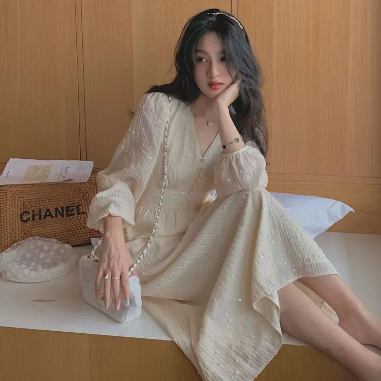 法式复古亮片小众别致女装蕾丝连衣裙显瘦收腰早秋温柔风气质长裙