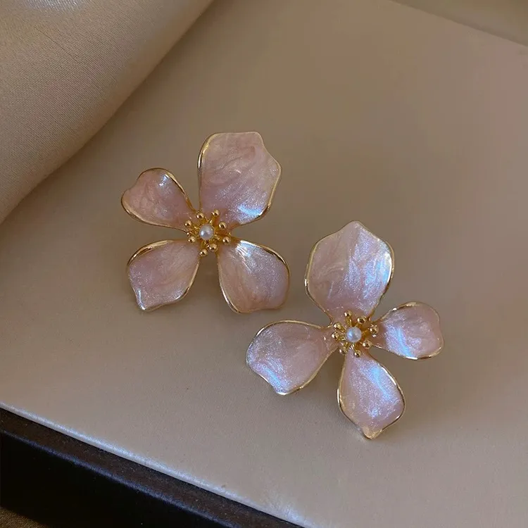 铜合金耳饰 法式超仙珠光花朵滴油耳钉紫色四叶花高级感优雅耳环