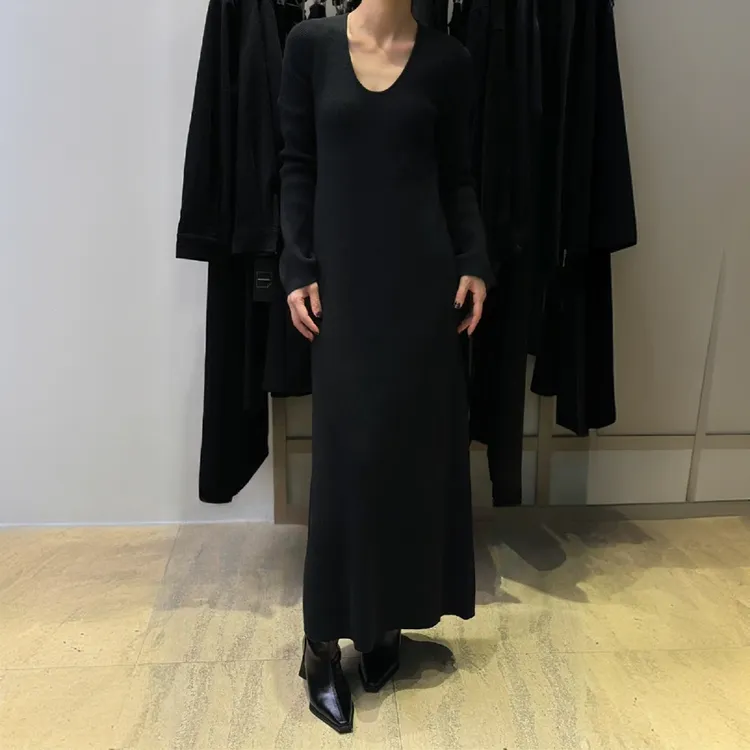 2024新款韩系纯色赫本U领修身显瘦百搭气质内搭打底针织连衣长裙